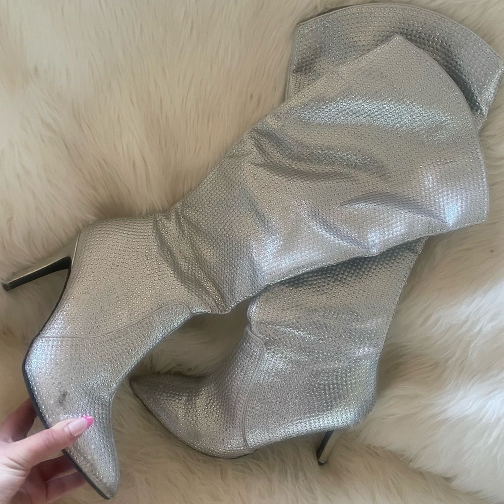 Silver boots - Picture 4 of 12